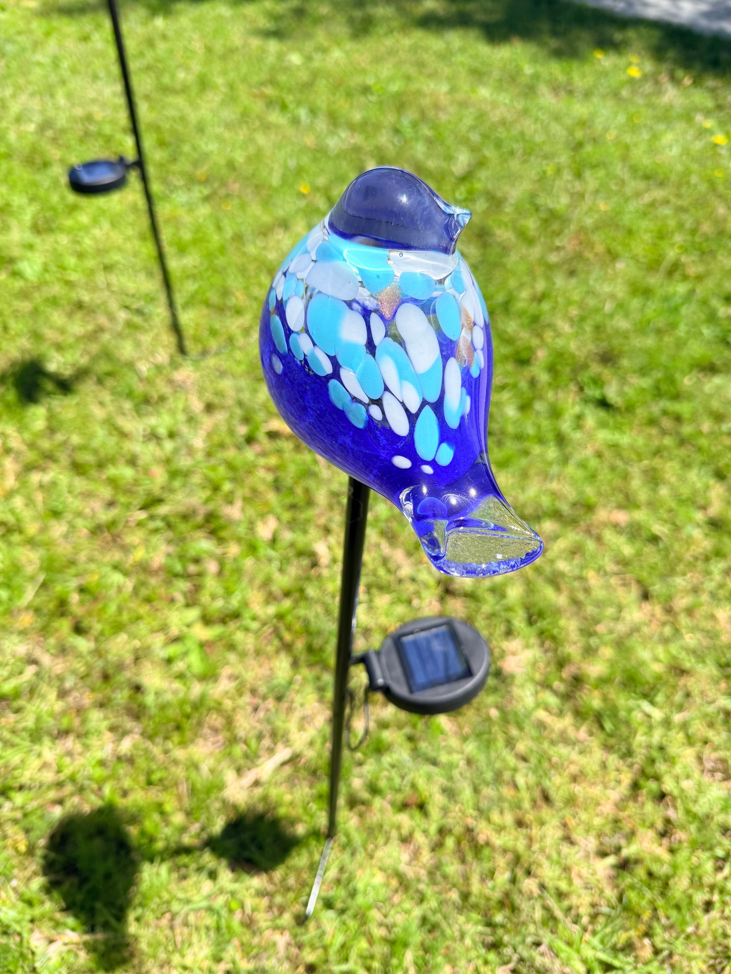 Set of 2 Handmade Art Glass LED Solar path garden lights - Bird Sun Catcher Garden Stake Statue Figurine- Blue/Light Blue