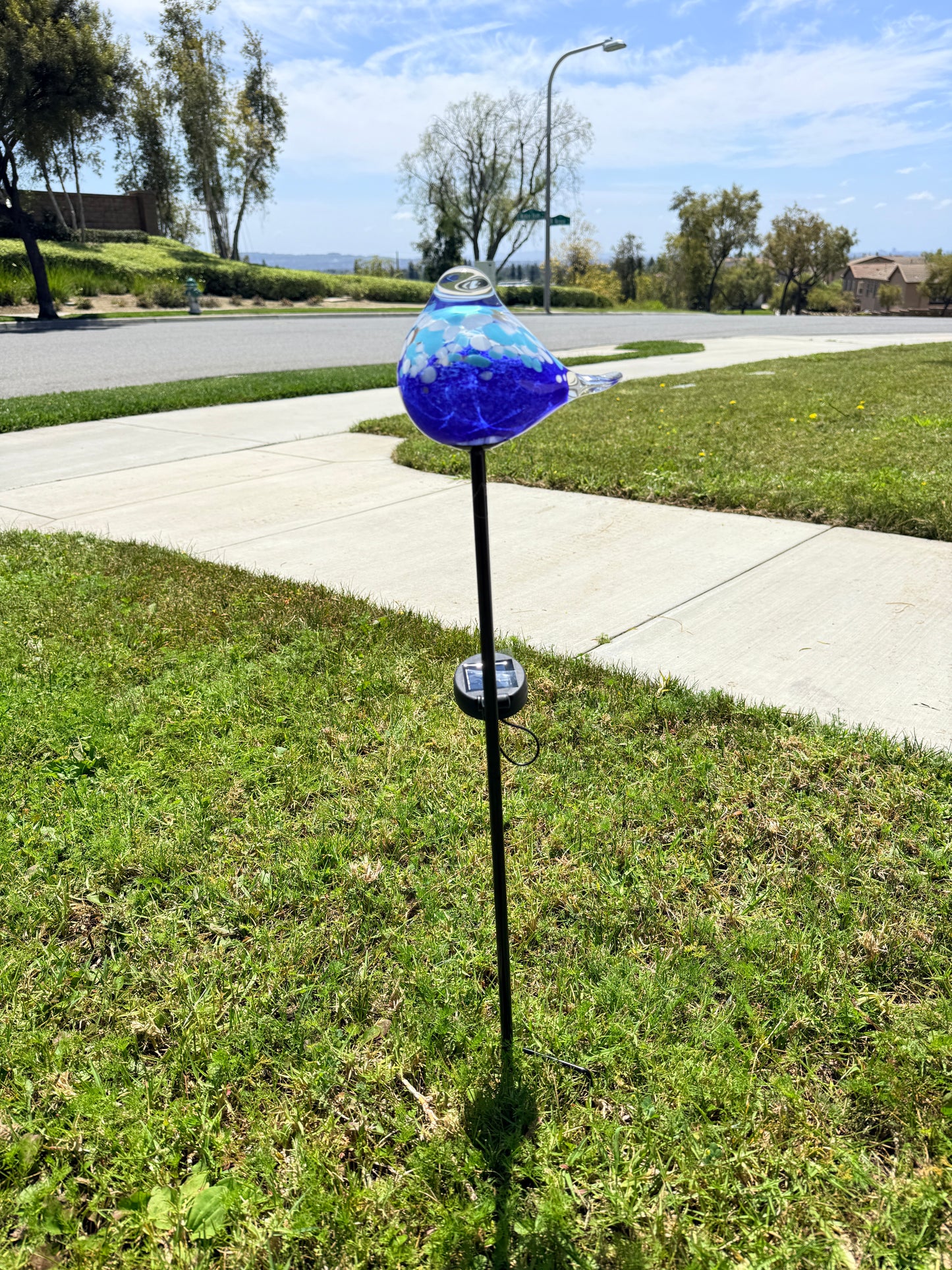 Set of 2 Handmade Art Glass LED Solar path garden lights - Bird Sun Catcher Garden Stake Statue Figurine- Blue/Light Blue