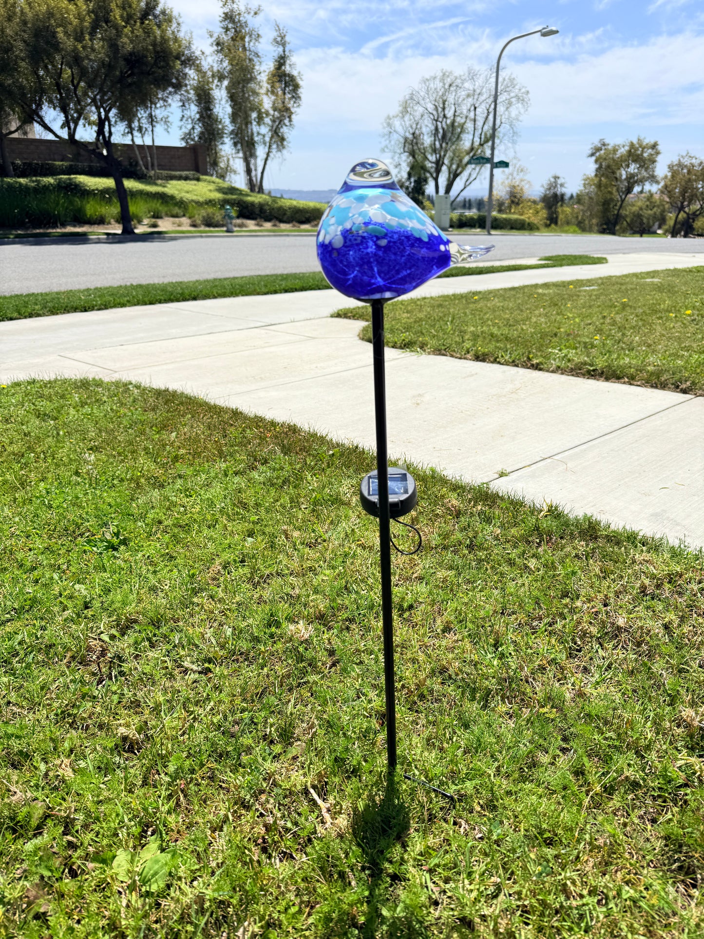 Set of 2 Handmade Art Glass LED Solar path garden lights - Bird Sun Catcher Garden Stake Statue Figurine- Blue/Light Blue